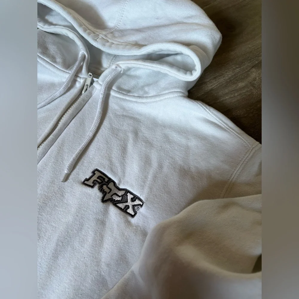 Fox White Full-Zip Hoodie with Small Chest Logo - Picture 3 of 6